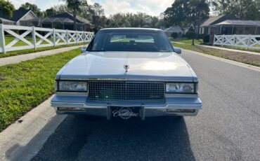 Cadillac-DeVille-1987-Sedan-33