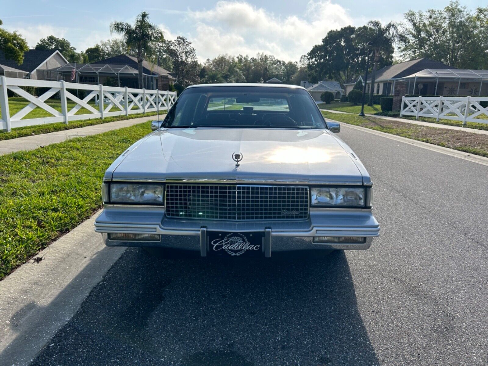 Cadillac-DeVille-1987-Sedan-33
