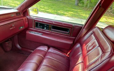 Cadillac-DeVille-1987-Sedan-35