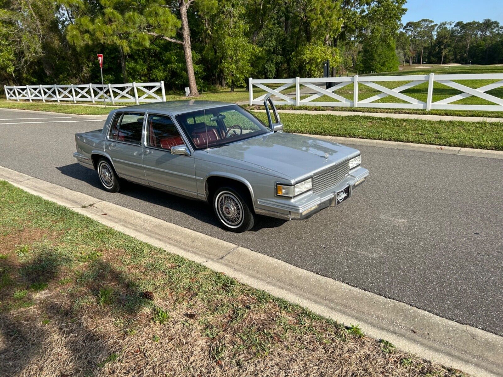 Cadillac-DeVille-1987-Sedan-4