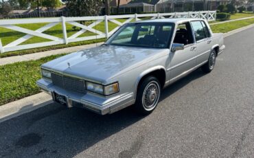 Cadillac-DeVille-1987-Sedan-5