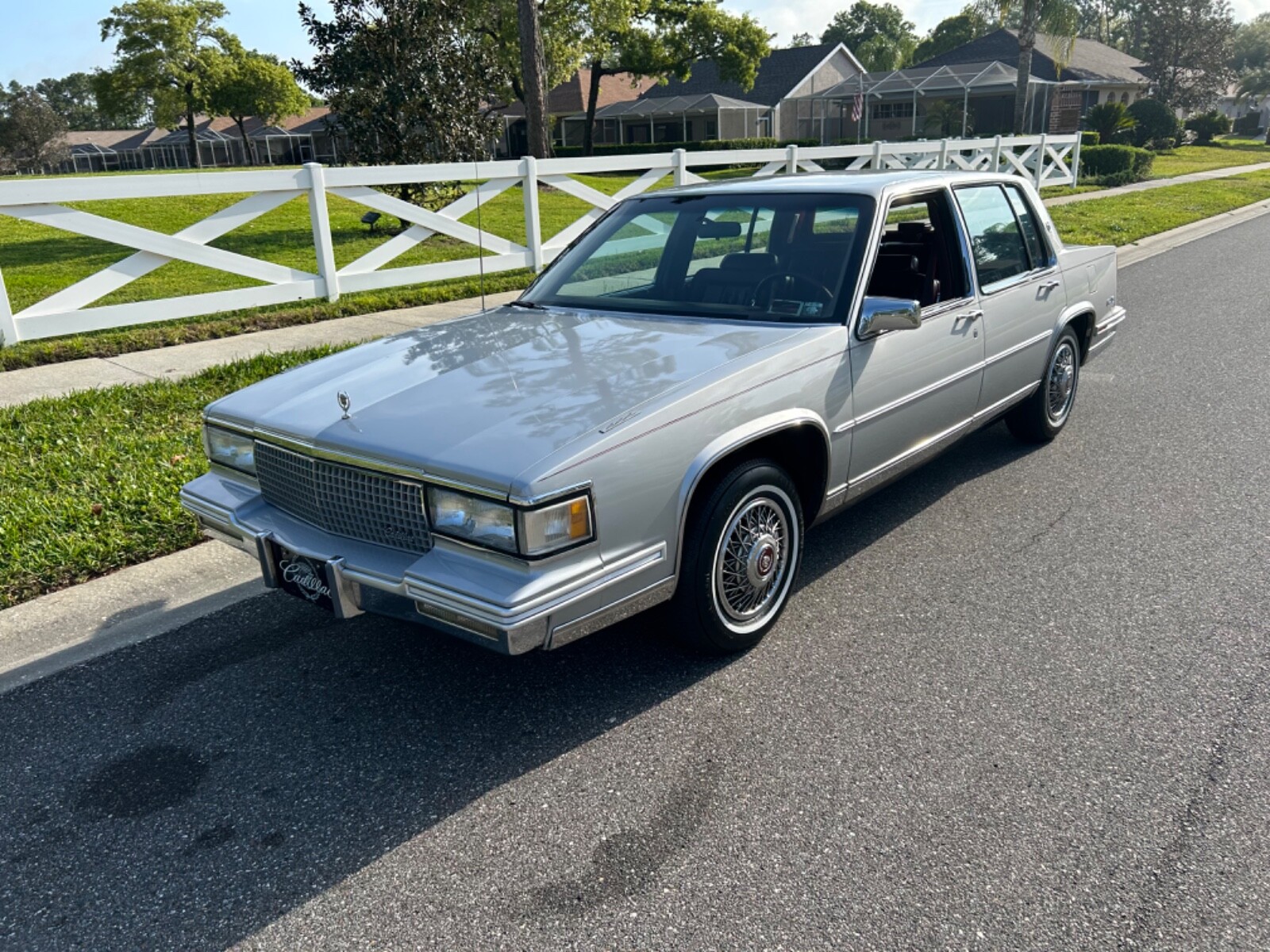Cadillac-DeVille-1987-Sedan-5