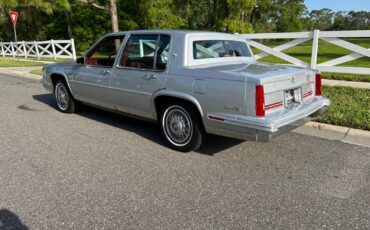 Cadillac-DeVille-1987-Sedan-6