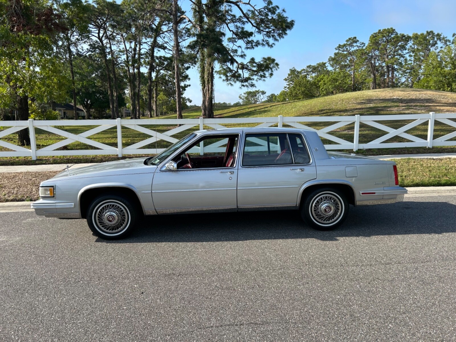 Cadillac-DeVille-1987-Sedan-9
