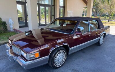 Cadillac DeVille 1990 Sedan