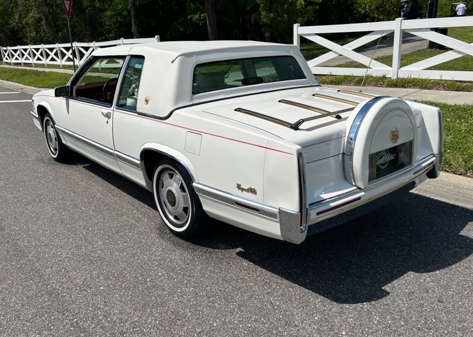 Cadillac-DeVille-1992-Coupe-13