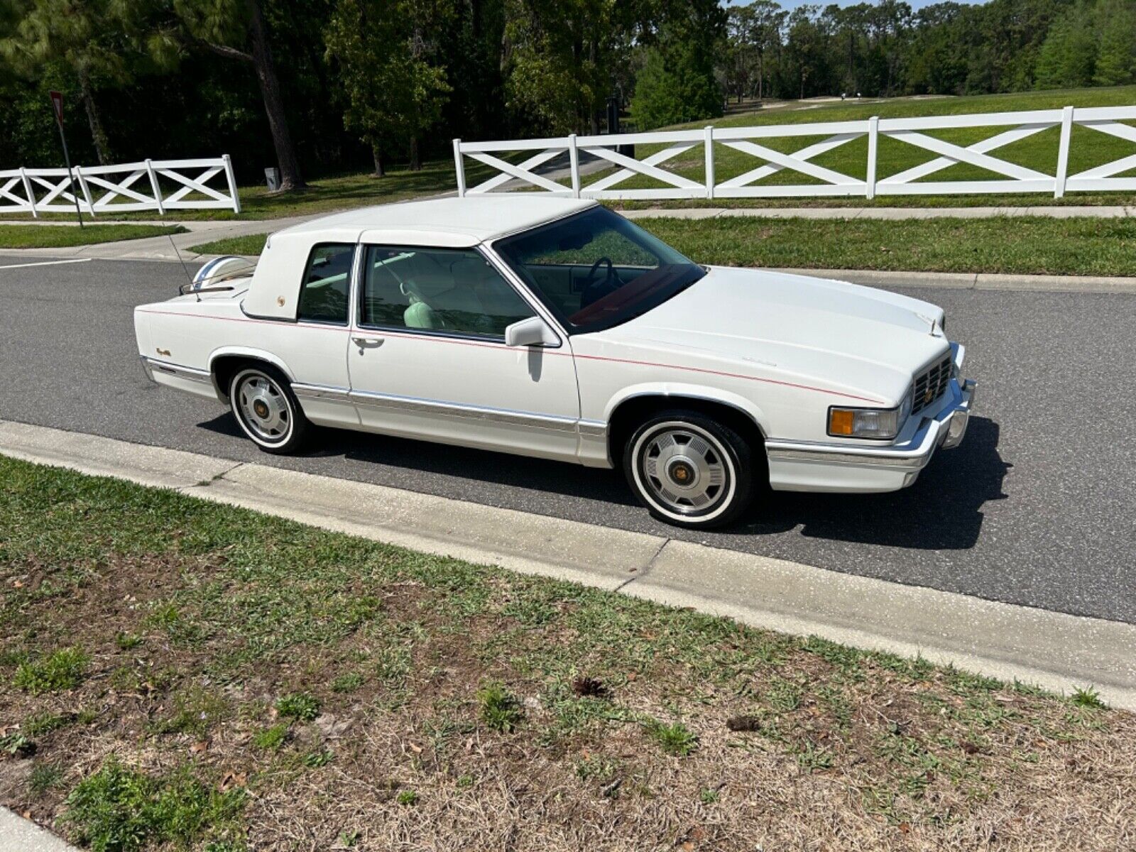 Cadillac-DeVille-1992-Coupe-17