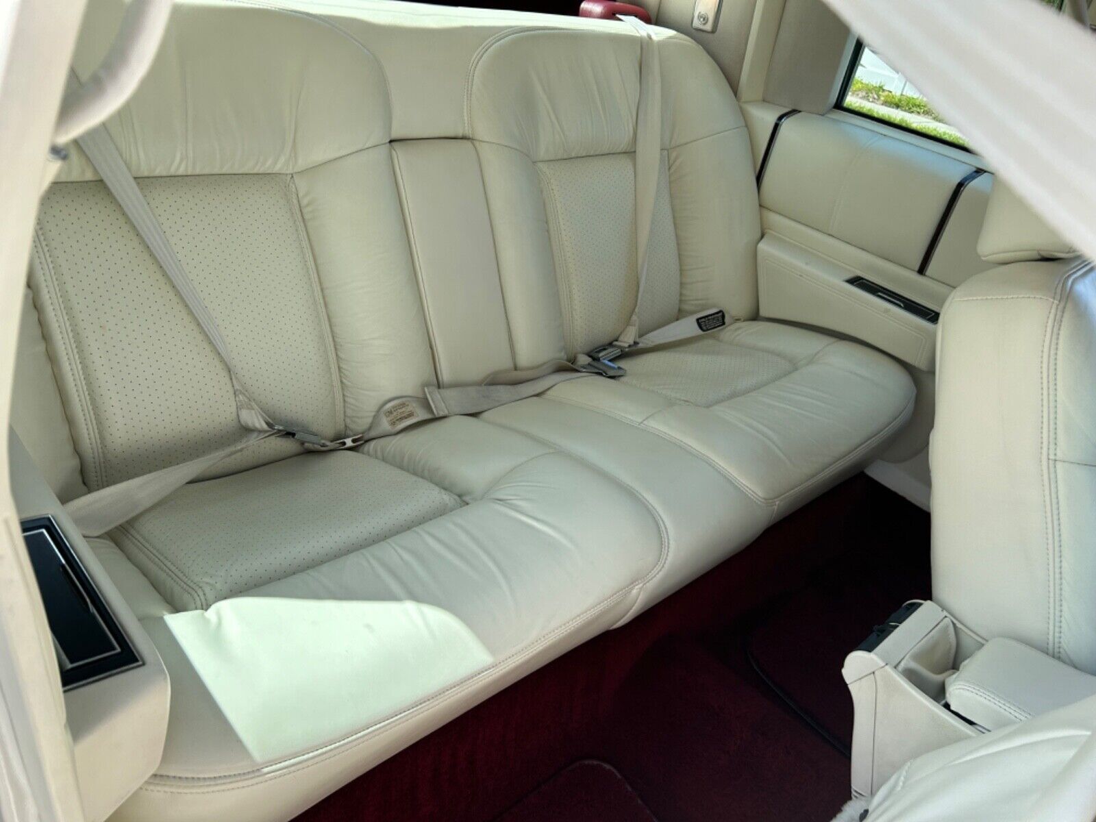Cadillac-DeVille-1992-Coupe-26