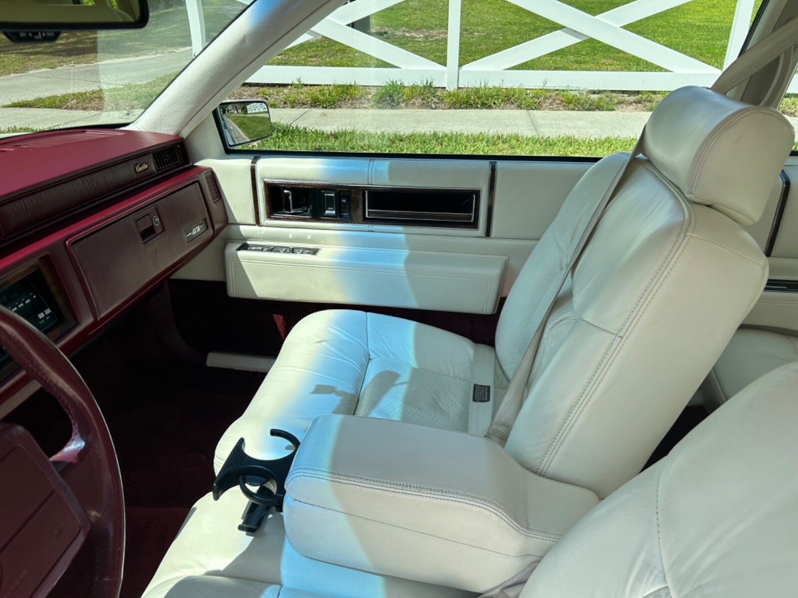 Cadillac-DeVille-1992-Coupe-31