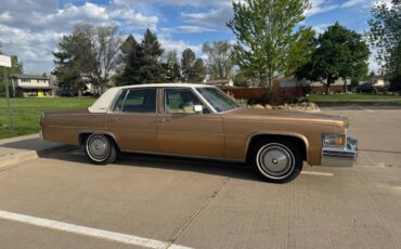 Cadillac-Devile-1977-1
