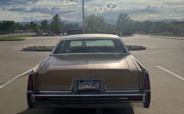 Cadillac-Devile-1977-4