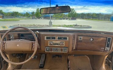 Cadillac-Devile-1977-8