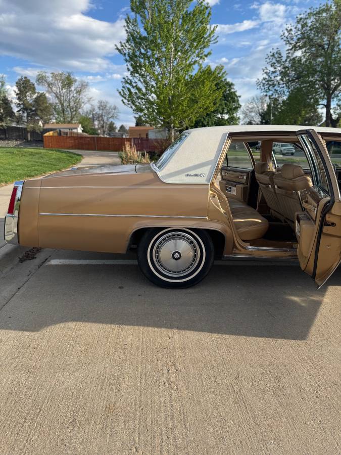 Cadillac-Devile-1977-9
