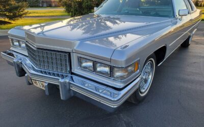 Cadillac Deville  1976 silver