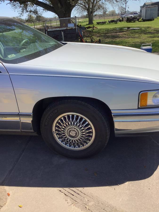 Cadillac-Deville-1994-silver-3
