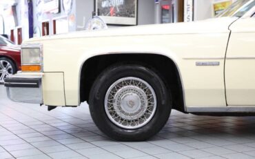 Cadillac-Deville-base-2dr-coupe-1983-10