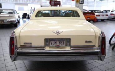 Cadillac-Deville-base-2dr-coupe-1983-13