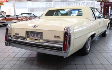 Cadillac-Deville-base-2dr-coupe-1983-2