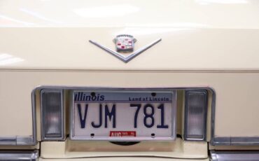 Cadillac-Deville-base-2dr-coupe-1983-20