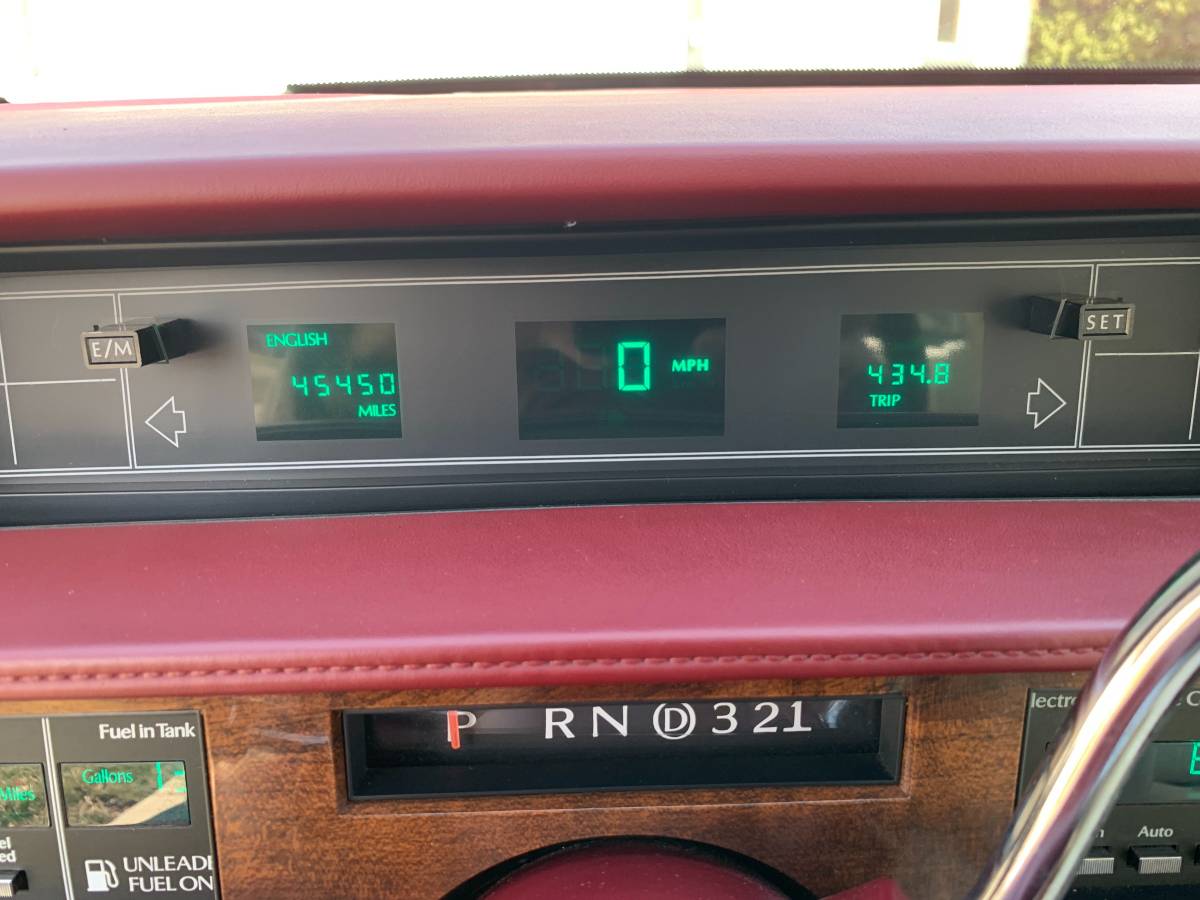 Cadillac-Deville-coupe-deville-1989-white-1