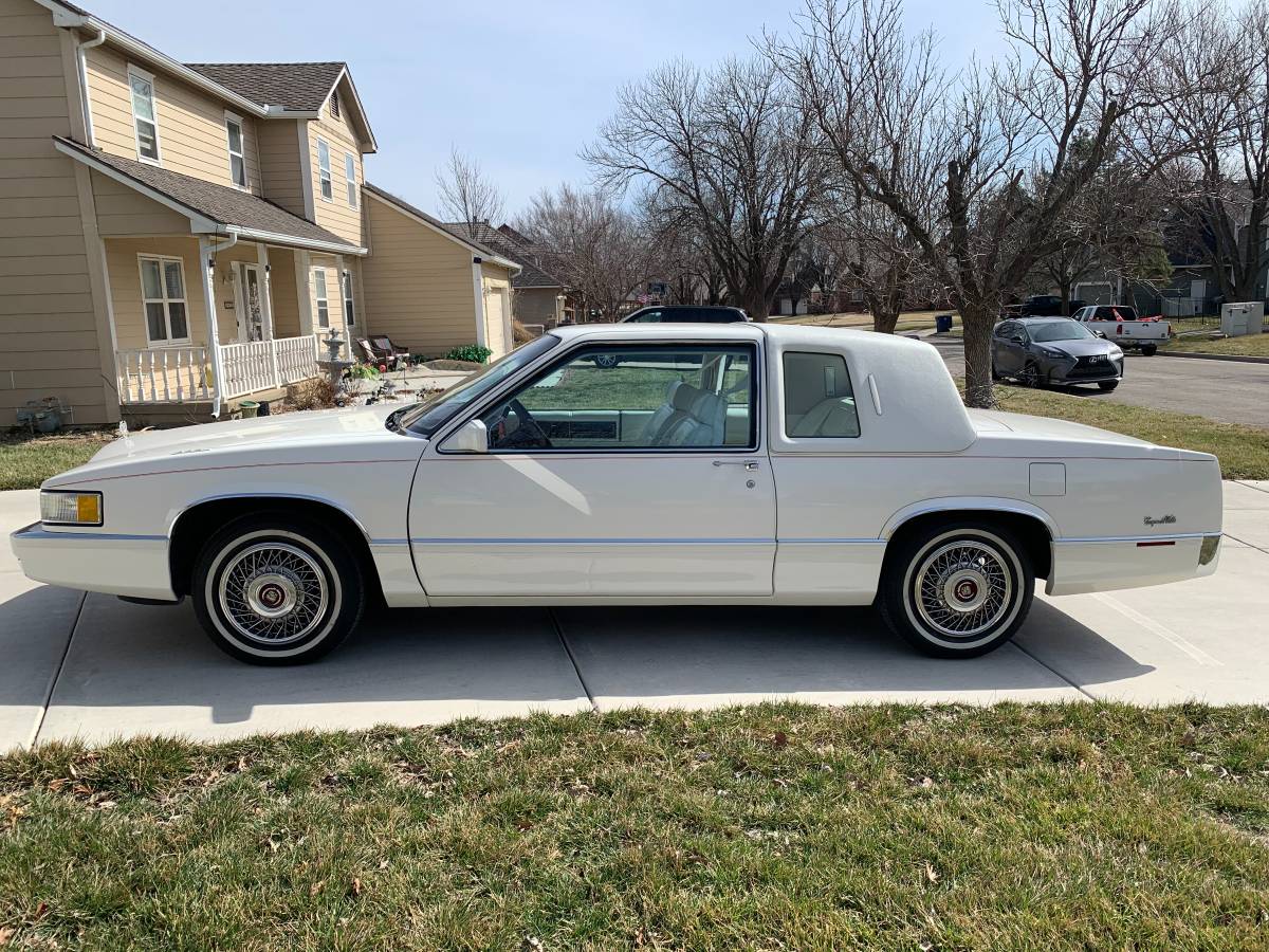 Cadillac-Deville-coupe-deville-1989-white-10