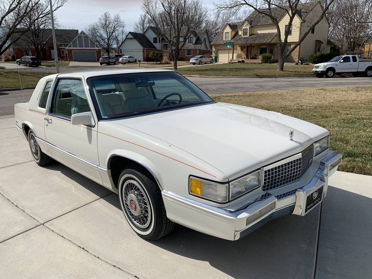 Cadillac-Deville-coupe-deville-1989-white-13