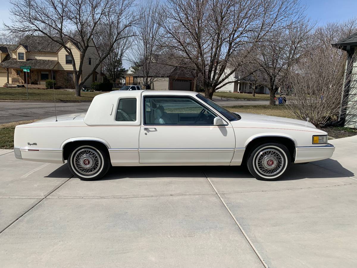 Cadillac-Deville-coupe-deville-1989-white