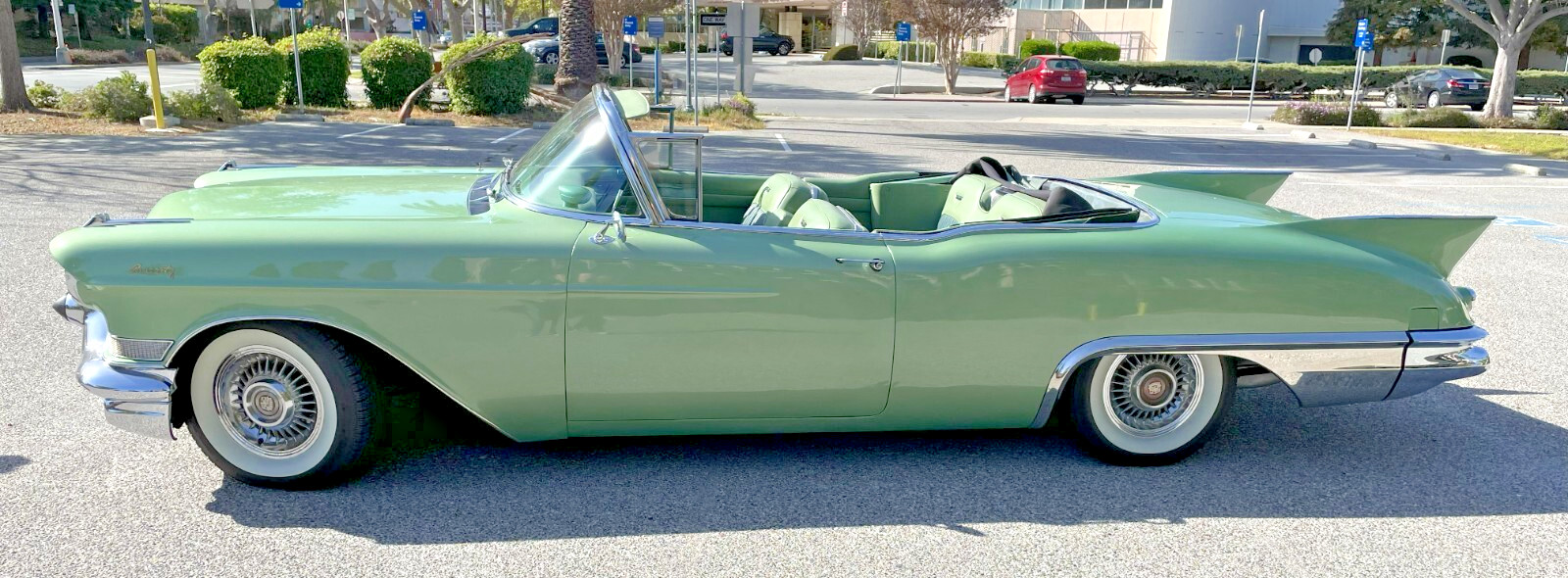 Cadillac-Eldorado-1957-Convertible-2