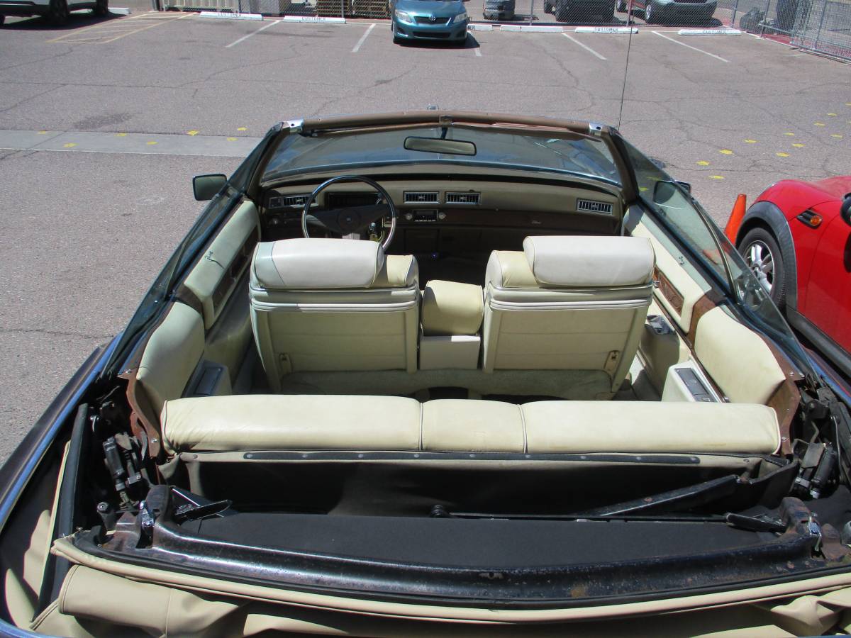 Cadillac-Eldorado-convertible-1975-brown-13