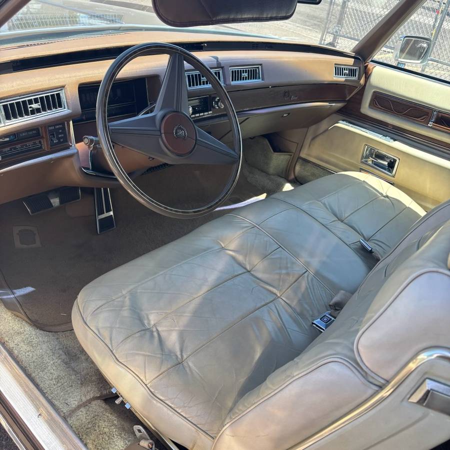 Cadillac-Eldorado-convertible-1975-brown-17