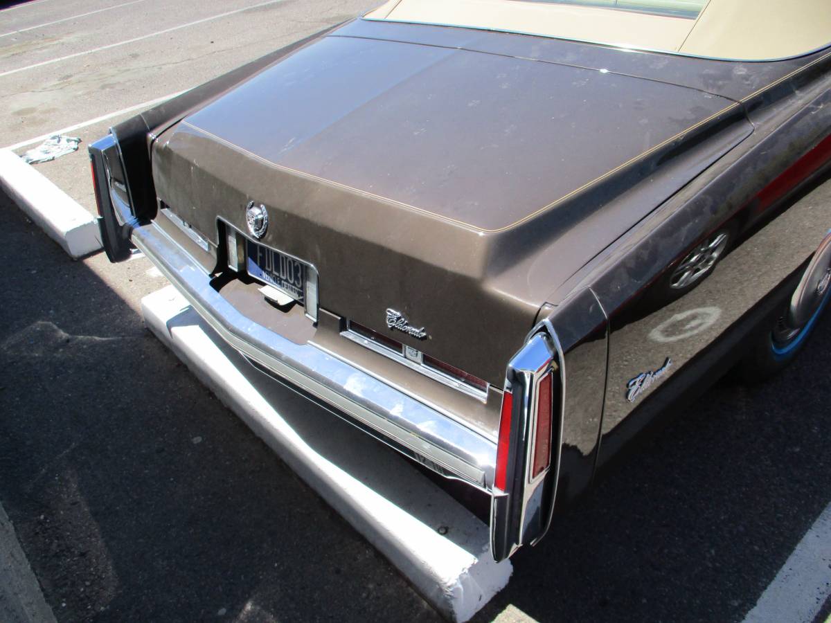 Cadillac-Eldorado-convertible-1975-brown-5