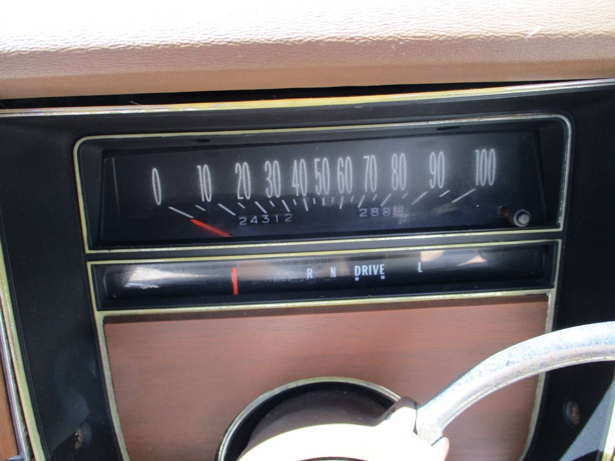 Cadillac-Eldorado-convertible-1975-brown-9