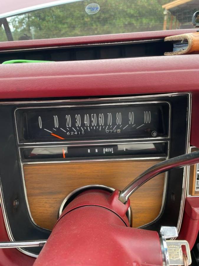 Cadillac-Eldorado-convertible-1975-red-9