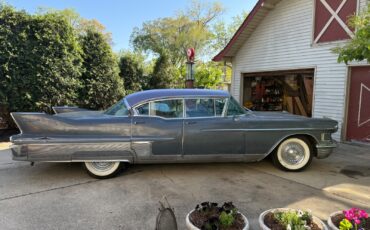 Cadillac-Fleetwood-1958-Sedan-1