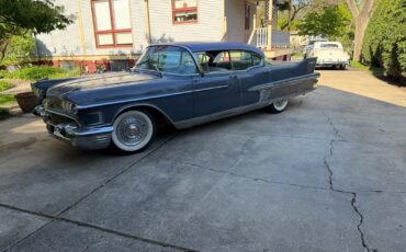 Cadillac-Fleetwood-1958-Sedan-3
