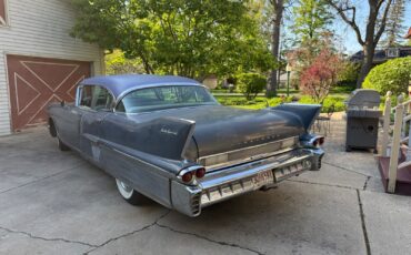 Cadillac-Fleetwood-1958-Sedan-4