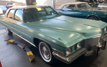 Cadillac-Fleetwood-1972-1
