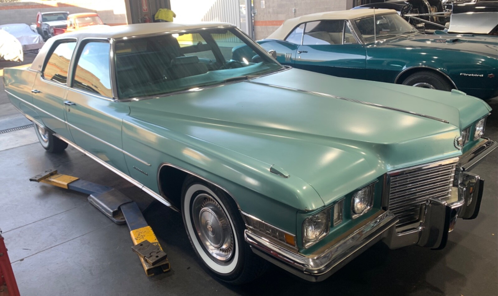 Cadillac-Fleetwood-1972-1