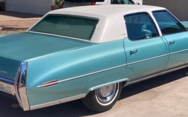 Cadillac-Fleetwood-1972-3