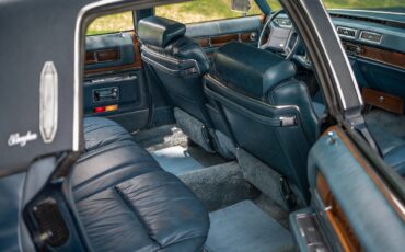 Cadillac-Fleetwood-1975-Sedan-13