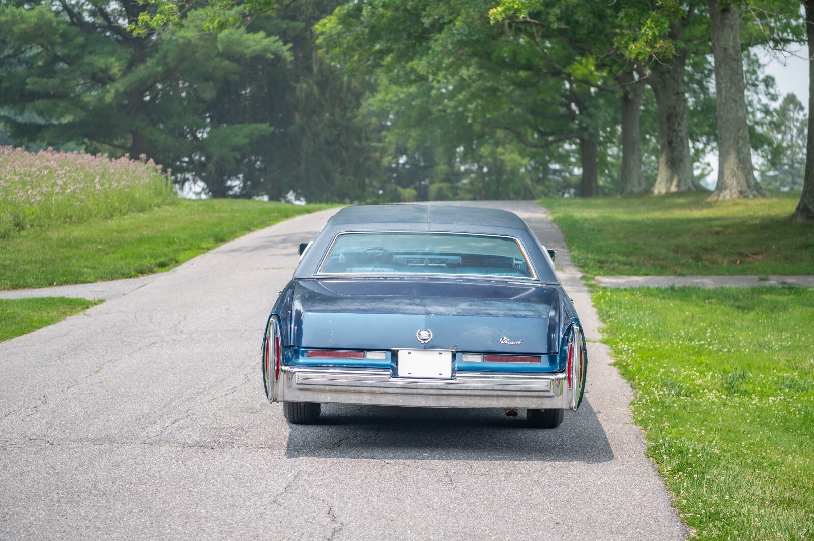 Cadillac-Fleetwood-1975-Sedan-3