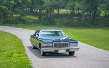 Cadillac-Fleetwood-1975-Sedan-4