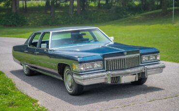 Cadillac-Fleetwood-1975-Sedan-5
