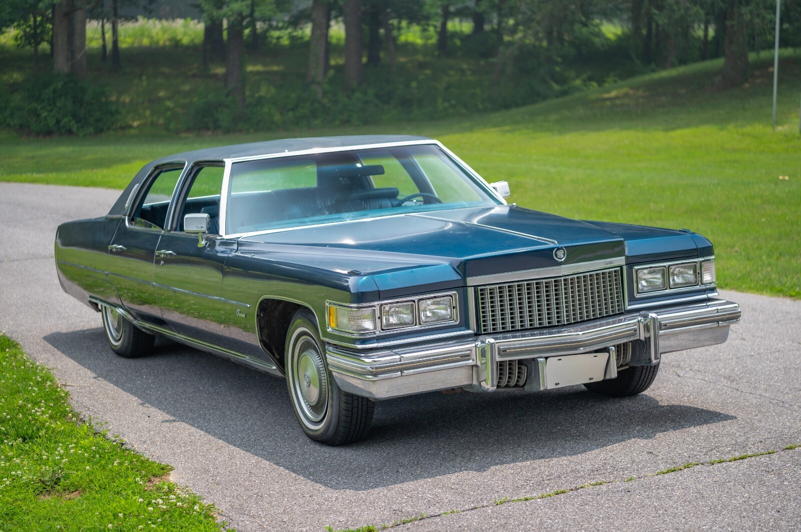 Cadillac-Fleetwood-1975-Sedan-5