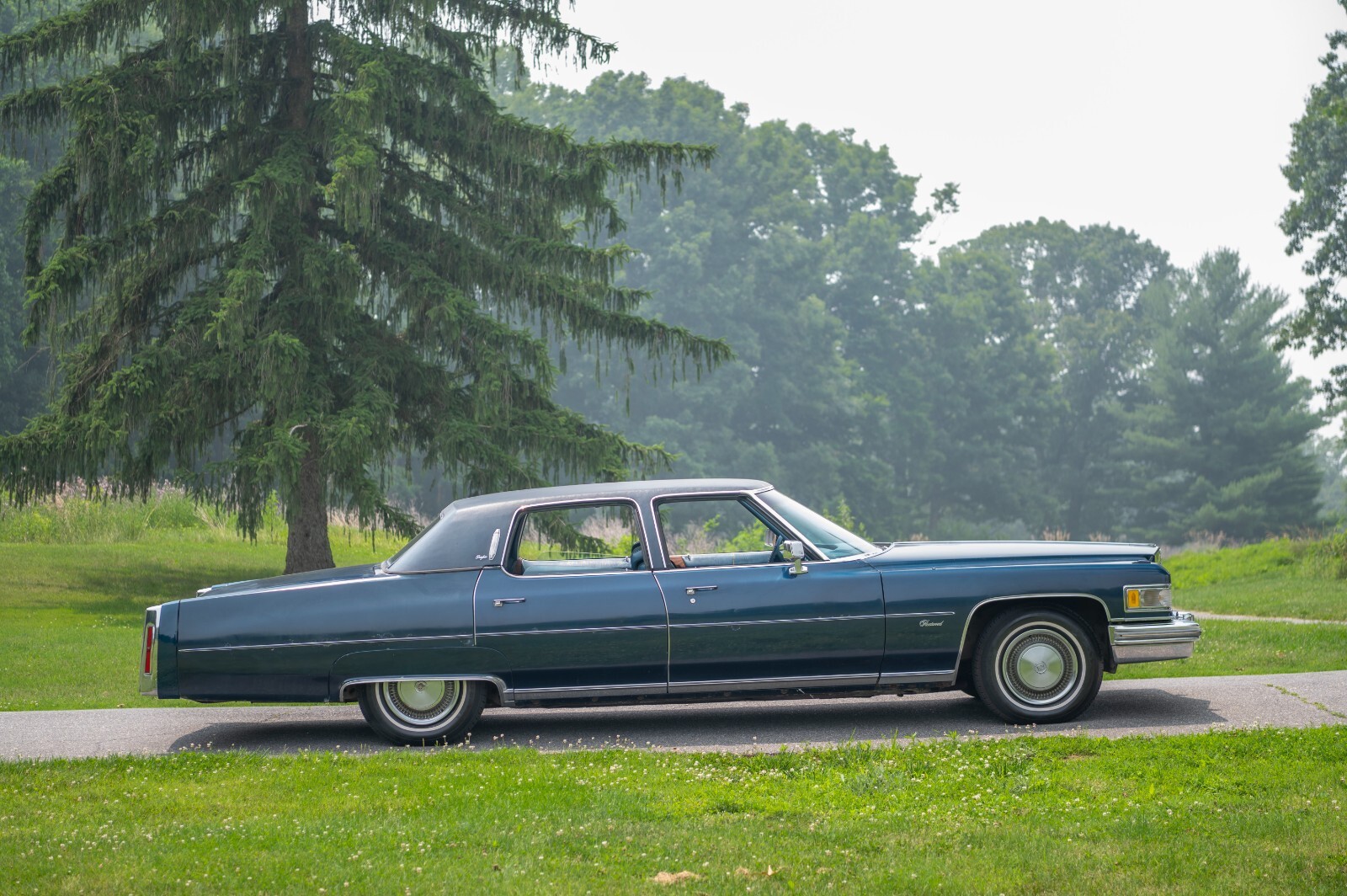 Cadillac-Fleetwood-1975-Sedan-6