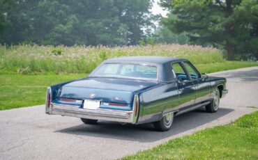 Cadillac-Fleetwood-1975-Sedan-7