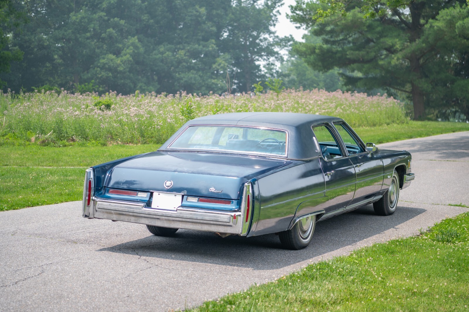 Cadillac-Fleetwood-1975-Sedan-7