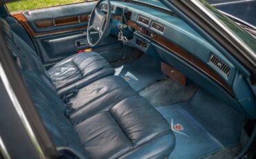 Cadillac-Fleetwood-1975-Sedan-9