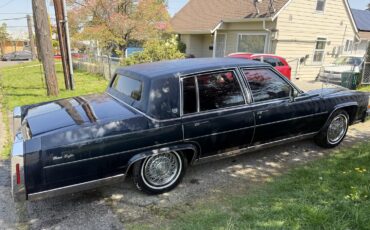 Cadillac-Fleetwood-1980-Sedan-1
