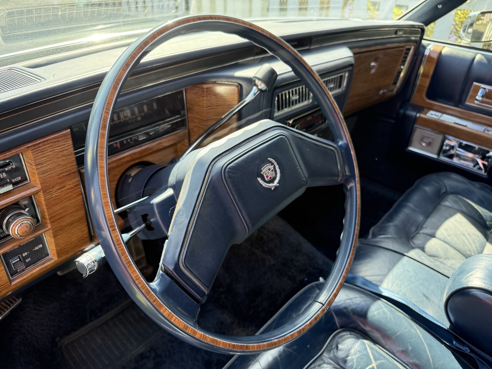 Cadillac-Fleetwood-1980-Sedan-10